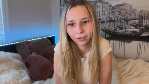 Anya online show from December 19, 4:47 pm