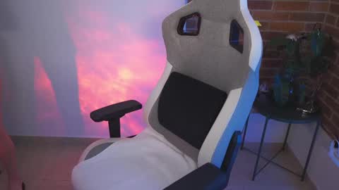 anya online show from February 16, 7:16 pm