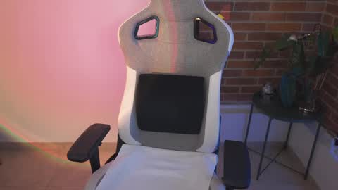 anya online show from March 8, 7:31 pm