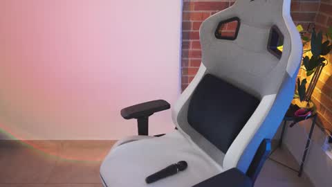 anya online show from March 10, 7:50 pm