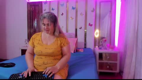 Anyela  online show from May 30, 3:47 am