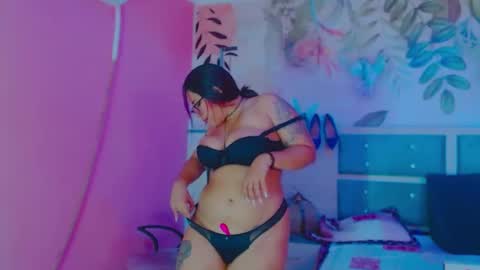 Snapshot of anyell_fox_xxx chatting on January 31, 8:22 pm anyell online show from January 31, 8:22 pm