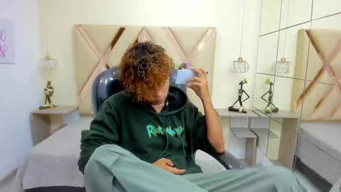 anyelotwink online show from March 4, 8:26 pm