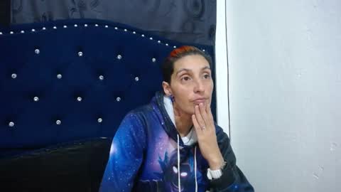 anyu online show from December 11, 10:25 am