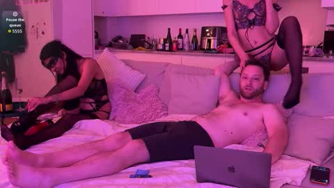 Snapshot of ap_couple chatting on January 10, 2:13 am ap_couple online show from January 10, 2:13 am