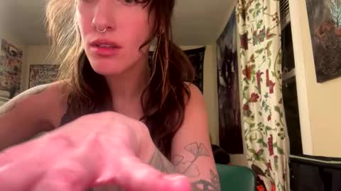 Snapshot of apacherose0 chatting on February 9, 4:25 am ApacheRose online show from February 9, 4:25 am