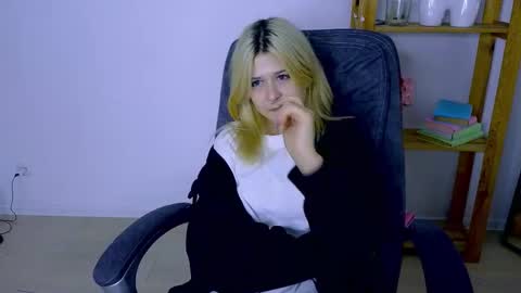 ApheliaStar online show from November 7, 3:56 pm