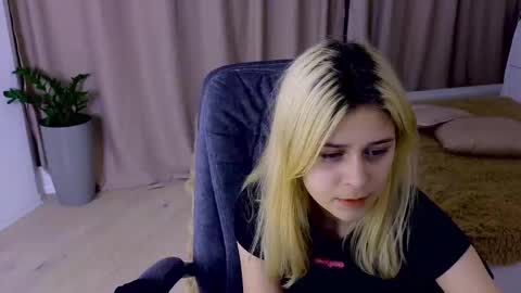 ApheliaStar online show from November 26, 3:46 pm