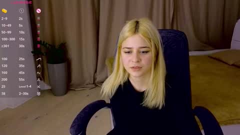 Snapshot of apheliastar chatting on January 9, 3:48 pm ApheliaStar online show from January 9, 3:48 pm