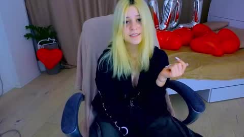 Snapshot of apheliastar chatting on February 8, 3:59 pm ApheliaStar online show from February 8, 3:59 pm