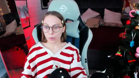 Snapshot of aphexqueen chatting on December 17, 4:32 pm APHEX QUEEN online show from December 17, 4:32 pm