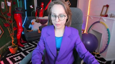 Snapshot of aphexqueen chatting on December 28, 3:26 pm APHEX QUEEN online show from December 28, 3:26 pm