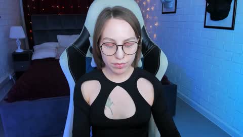 Snapshot of aphexqueen chatting on January 12, 1:05 pm APHEX QUEEN online show from January 12, 1:05 pm