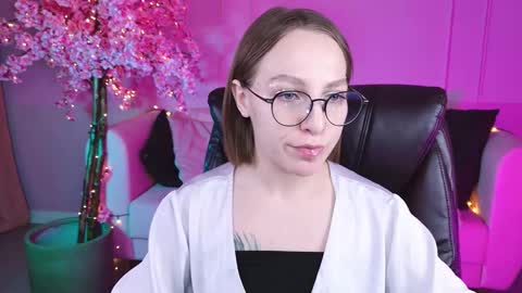 Snapshot of aphexqueen chatting on January 13, 1:06 pm APHEX QUEEN online show from January 13, 1:06 pm