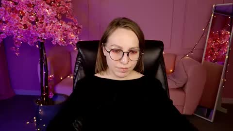 Snapshot of aphexqueen chatting on March 7, 7:27 pm APHEX QUEEN online show from March 7, 7:27 pm