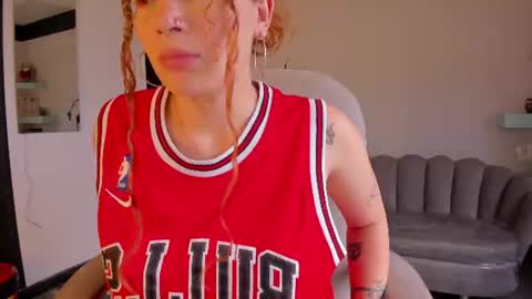 Snapshot of aphroditesweet chatting on July 23, 10:40 pm aphrodite online show from July 23, 10:40 pm