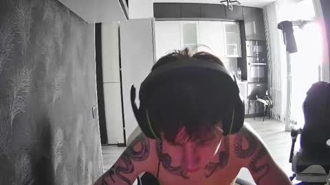 aplant_ online show from September 15, 12:38 pm