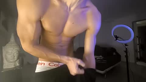 Snapshot of apollonfitx_69 chatting on January 20, 11:54 pm apollonfitx_69 online show from January 20, 11:54 pm