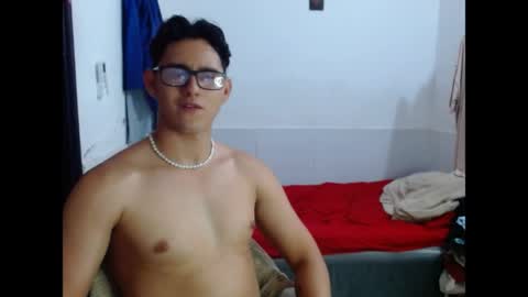 Snapshot of apolo1sex24 chatting on April 16, 3:07 am steven online show from April 16, 3:07 am