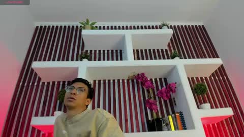 Snapshot of apolo_crus chatting on May 17, 3:59 am apolo_crus online show from May 17, 3:59 am