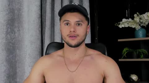 Snapshot of apolo_klein1 chatting on February 20, 6:50 am Apolo online show from February 20, 6:50 am