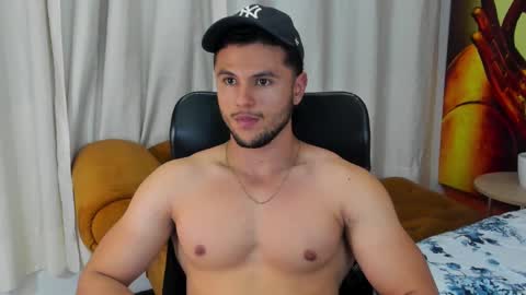 Snapshot of apolo_klein1 chatting on February 23, 6:39 am Apolo online show from February 23, 6:39 am