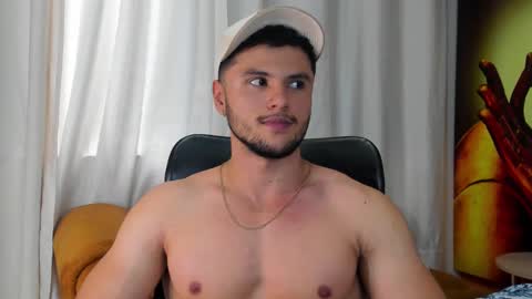 Snapshot of apolo_klein1 chatting on February 23, 8:33 pm Apolo online show from February 23, 8:33 pm