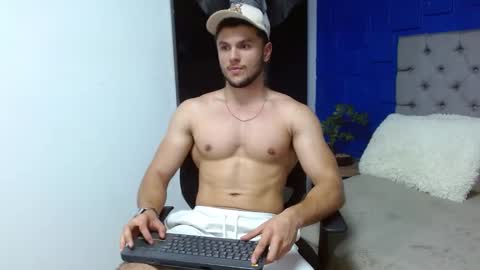 Snapshot of apolo_klein1 chatting on February 24, 9:31 pm Apolo online show from February 24, 9:31 pm