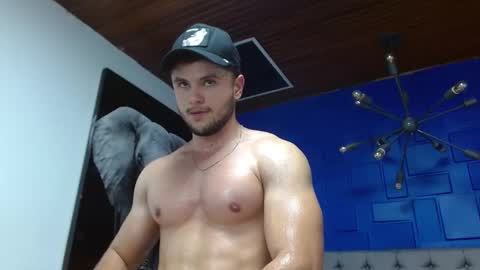 Snapshot of apolo_klein1 chatting on February 25, 12:36 am Apolo online show from February 25, 12:36 am