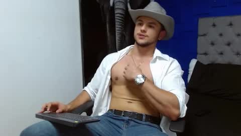 Snapshot of apolo_klein1 chatting on March 4, 6:04 am Apolo online show from March 4, 6:04 am