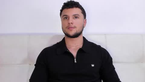 Snapshot of apoloklein_ chatting on December 16, 3:55 am Apolo Klein online show from December 16, 3:55 am