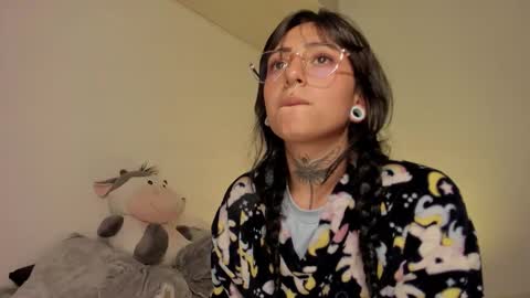 Snapshot of apolorising_ chatting on September 10, 2:22 am Lola  Apolo online show from September 10, 2:22 am