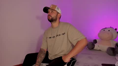 Snapshot of apolorising_ chatting on September 16, 7:20 am Lola  Apolo online show from September 16, 7:20 am