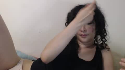 Snapshot of apolosbitch chatting on June 18, 1:50 am Nix online show from June 18, 1:50 am