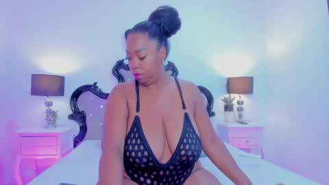 Snapshot of apotheosicass chatting on February 8, 12:19 pm KARLA online show from February 8, 12:19 pm