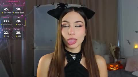 Vicki online show from October 25, 9:06 am