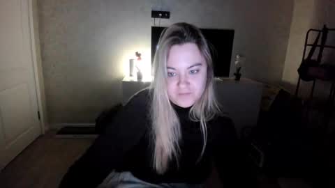 appleyummybuns online show from November 11, 4:12 am