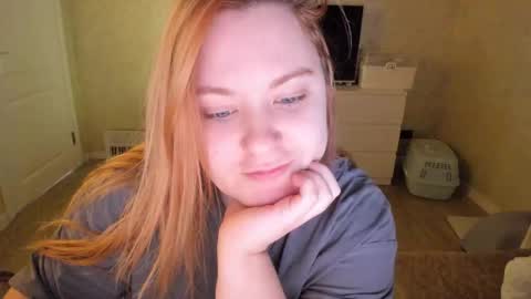 appleyummybuns online show from February 16, 10:33 am