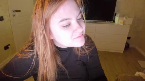 appleyummybuns online show from March 27, 2:28 am