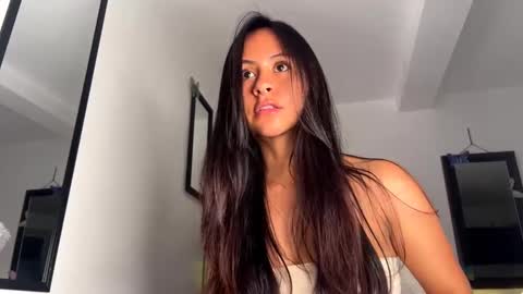 Snapshot of aprettyy chatting on October 12, 2:43 am Anny online show from October 12, 2:43 am