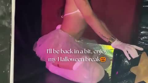   online show from October 22, 12:05 pm