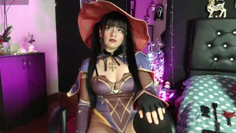 Snapshot of aprildol chatting on December 23, 3:18 am lucy online show from December 23, 3:18 am