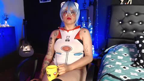 Snapshot of aprildol chatting on January 3, 5:50 am lucy online show from January 3, 5:50 am