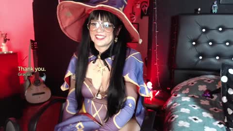 Snapshot of aprildol chatting on January 15, 9:02 am lucy online show from January 15, 9:02 am