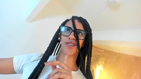 Snapshot of aprill_fox chatting on March 11, 4:32 am aprill_fox online show from March 11, 4:32 am