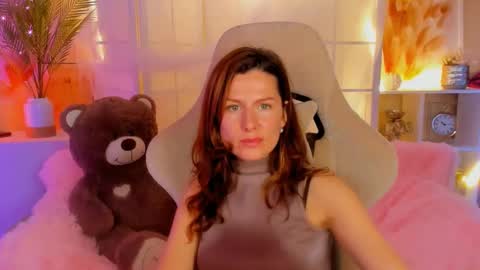 aprill_o_nill online show from December 3, 10:50 am