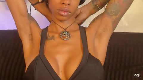 aprillebony319262 online show from February 19, 10:06 pm