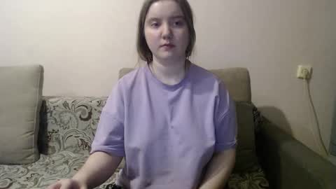 Josefin online show from March 8, 4:00 pm