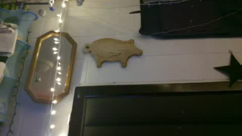 Snapshot of aquarius4220 chatting on March 1, 9:07 am Aquarius420 online show from March 1, 9:07 am