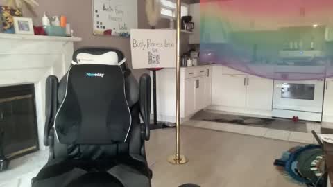 BustyPrincessLeila online show from December 28, 9:19 pm